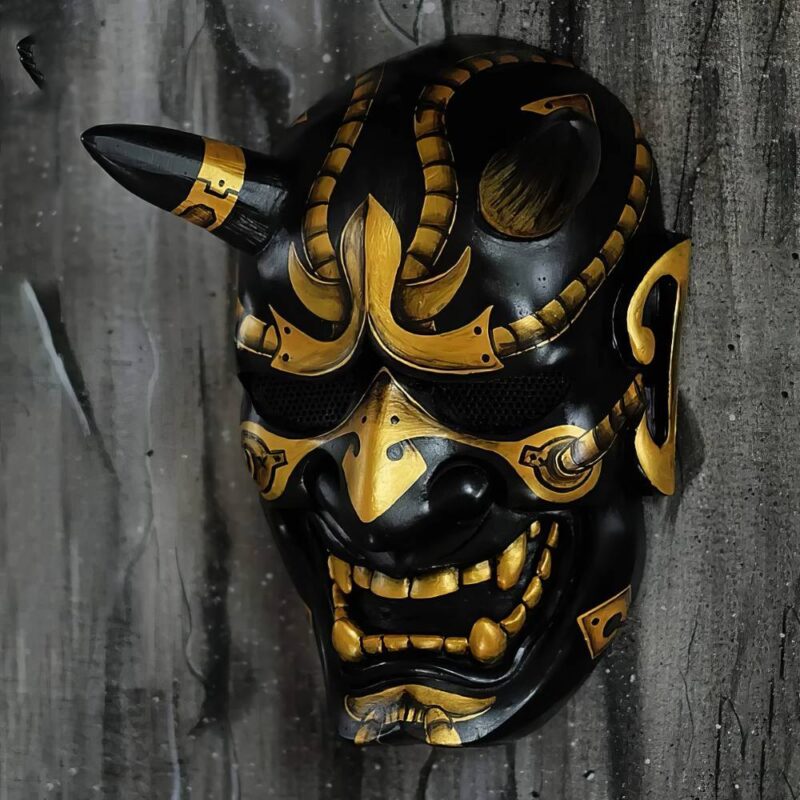 Masque Japonais Yokai Noir Et Doré